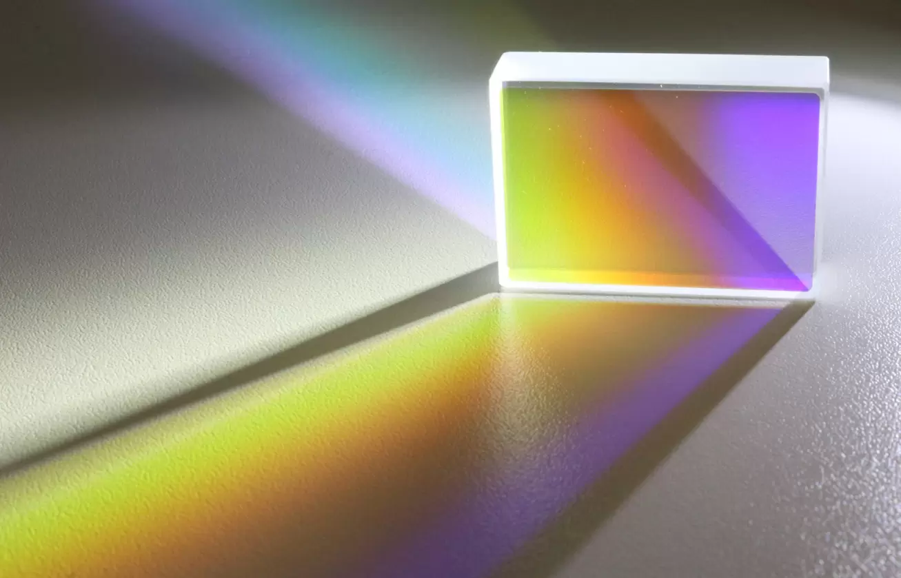 Optimising fluorescence imaging using LVFs