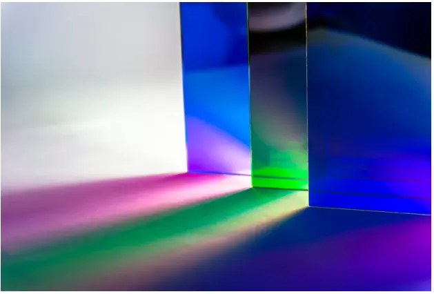 Laser Polarized Dichroic Mirror for Projection Display