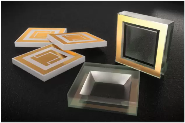 Surface mount Optical Reflector Window for efficent light extraction of edge-emitting Laser Diodes and LEDs in UV, Visible or Infrared