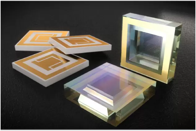 Surface-mount Optical Cavity Window for Near and Short Wave Infrared photodetectors 905 nm–1550 nm